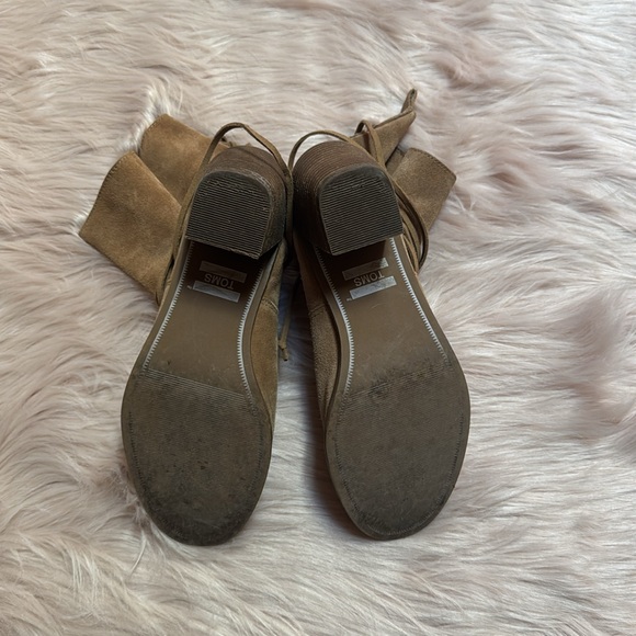 Toms Tan Lace Up Boots - Picture 8 of 10